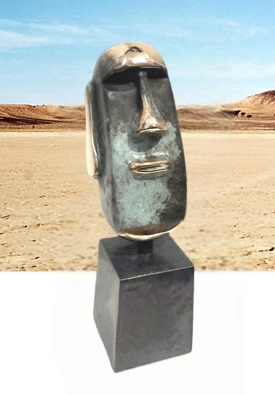 Moai sculpture